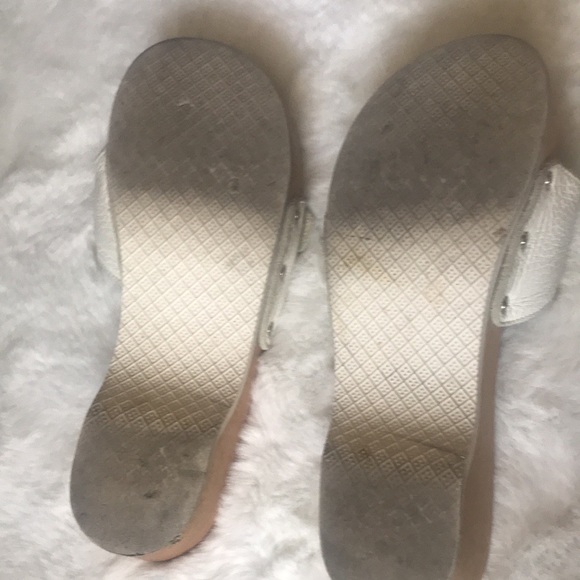 Burberry White Leather Slides - Picture 4 of 5